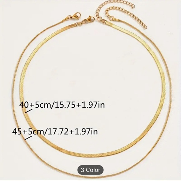 NWT gold in color two layer necklace - Picture 2 of 2